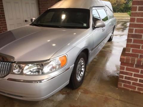 2000 Lincoln Town Car Federal Hearse for sale