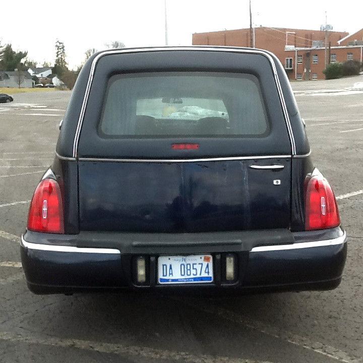 2000 Lincoln Town Car Hearse Funeral Car S&S