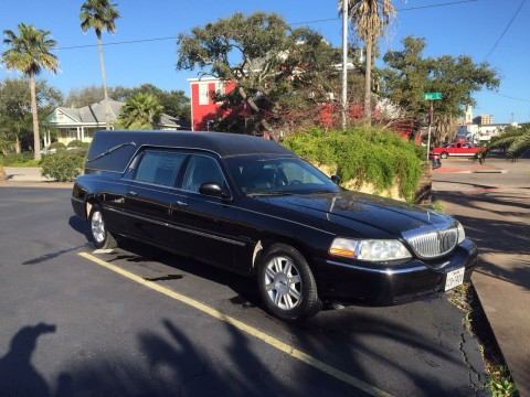 2006 Lincoln Town Car Hearse for sale