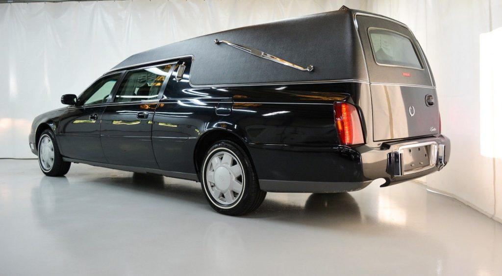 very clean 2000 Cadillac Deville Eureka Coach hearse