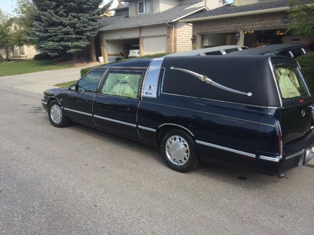 casket equipped 1998 Cadillac DeVille hearse