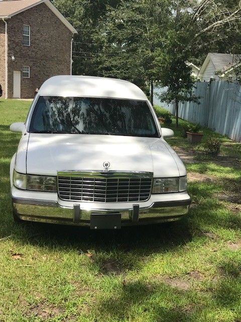 brand new paint 1996 Cadillac S&S Masterpiece Hearse