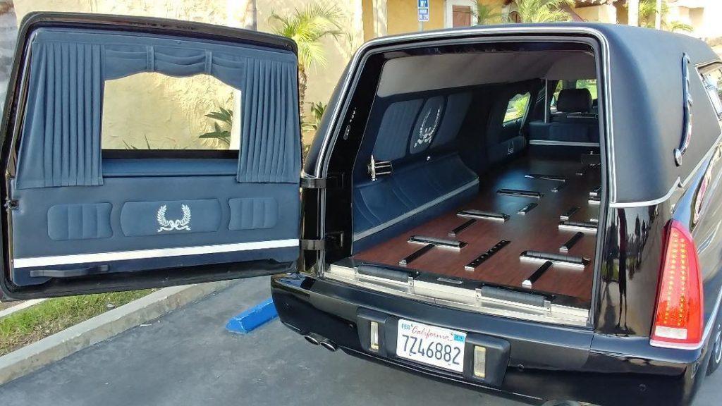 very clean 2006 Cadillac Fleetwood S&S Hearse