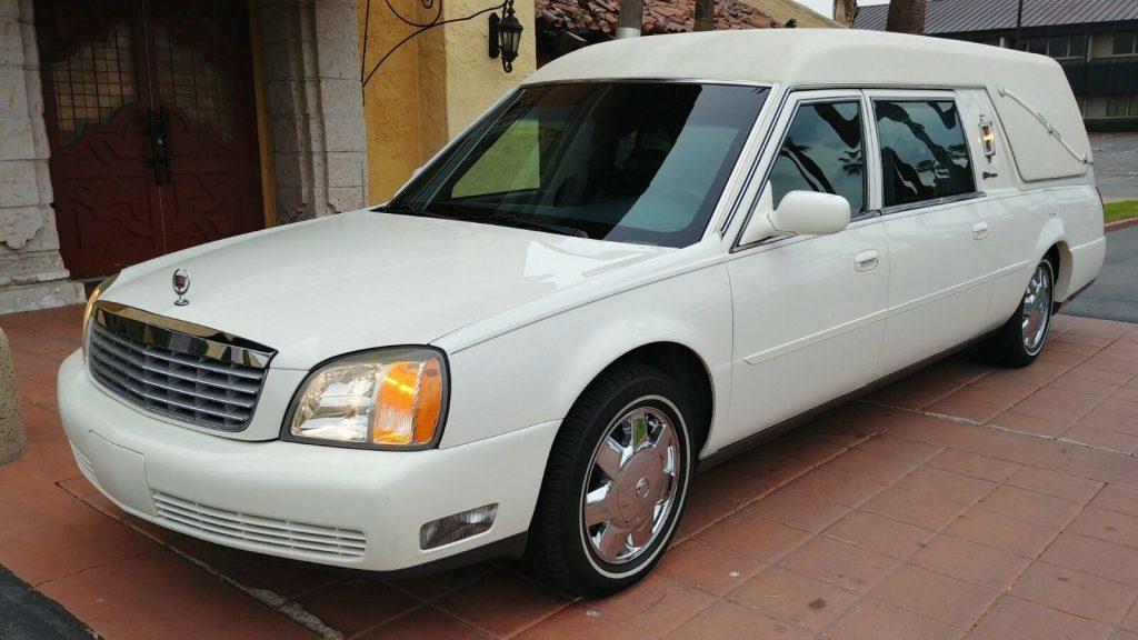 beautiful 2002 Cadillac S&S MATERPIECE hearse