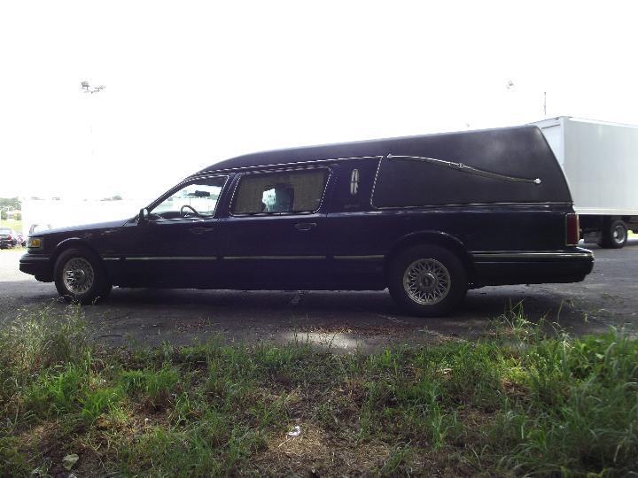 Excellent shape 1997 Lincoln Town Car Hearse
