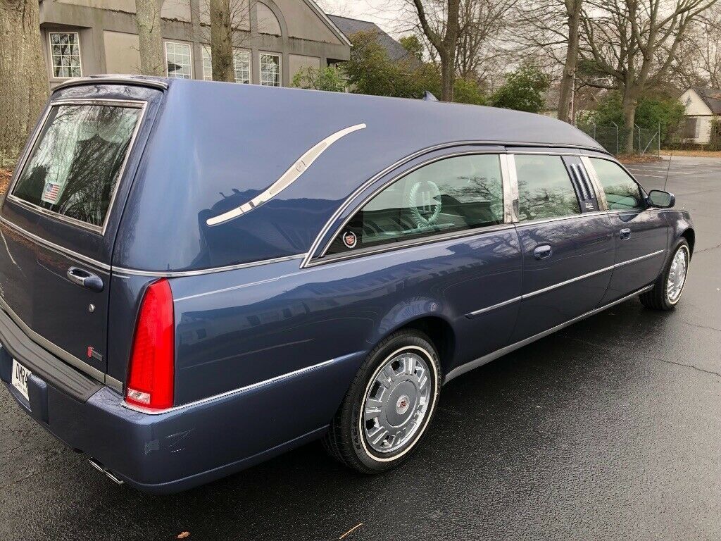 low miles 2009 Cadillac DTS hearse
