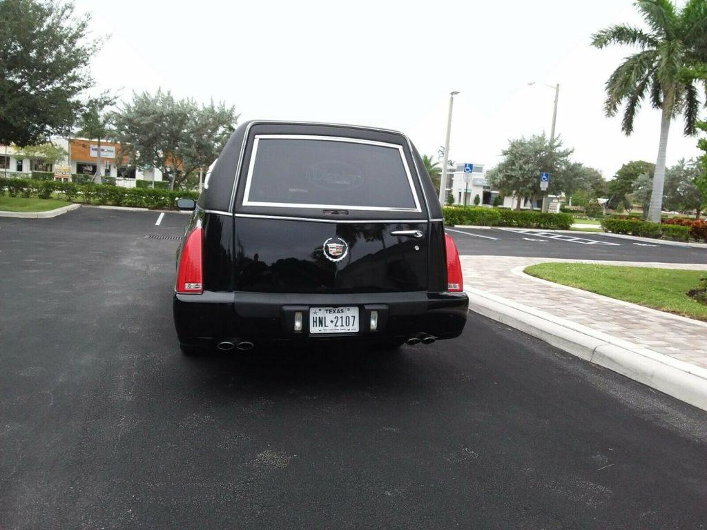 very clean 2009 Cadillac DTS Superior STATESMAN hearse