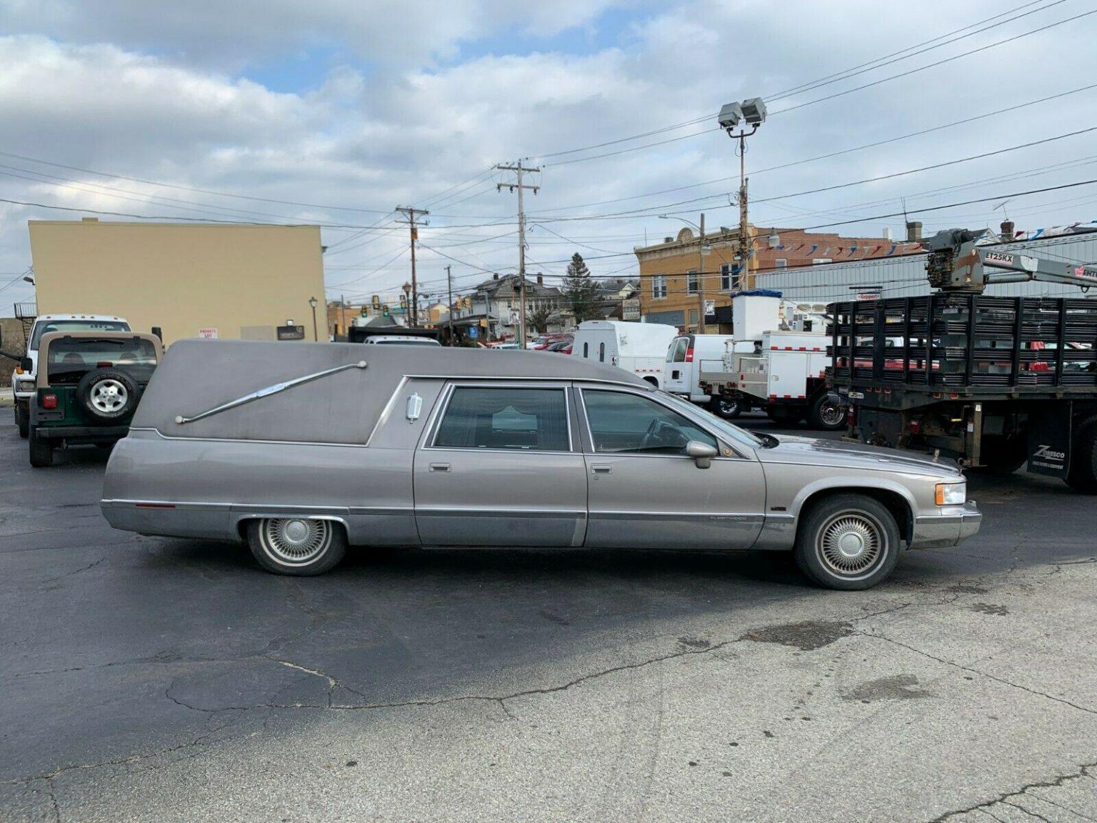 great shape 1993 Cadillac Fleetwood Eagle Coach HEARSE @ Hearses for sale