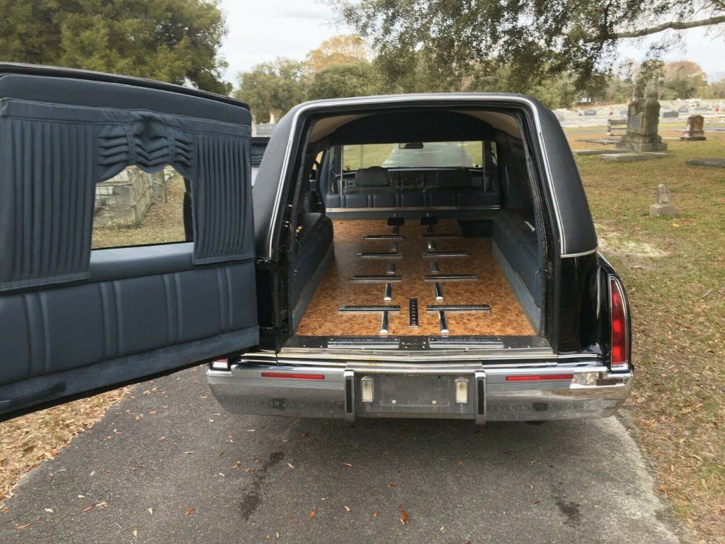 everything works 1996 Cadillac Fleetwood S&S hearse