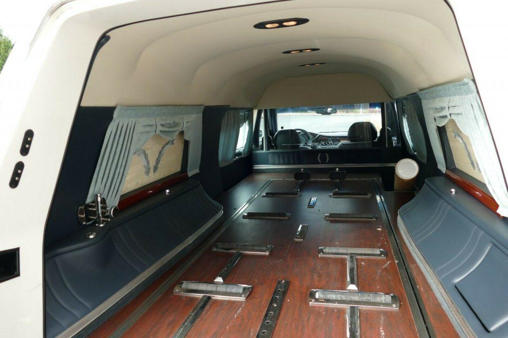 minor issues 2005 Cadillac S&S Masterpiece Hearse