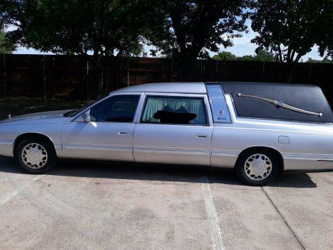 minor dents 1999 Cadillac Superior Crown Sovereign Hearse for sale