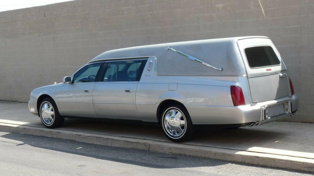 beautiful 2005 Cadillac Deville Eureka Funeral Hearse