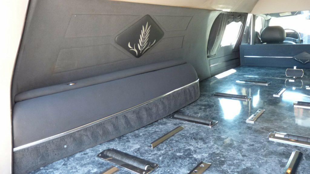 well serviced 2005 Cadillac Deville Funeral Hearse