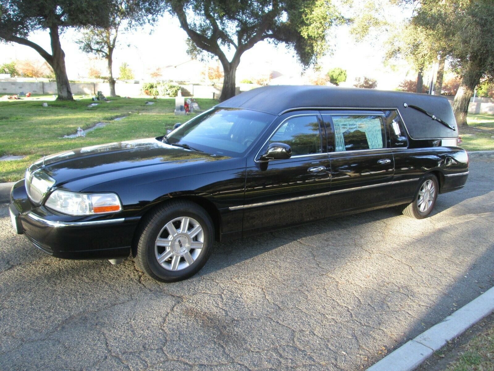 2007 Lincoln Town Car S&S Hearse [fully serviced in every way] for sale