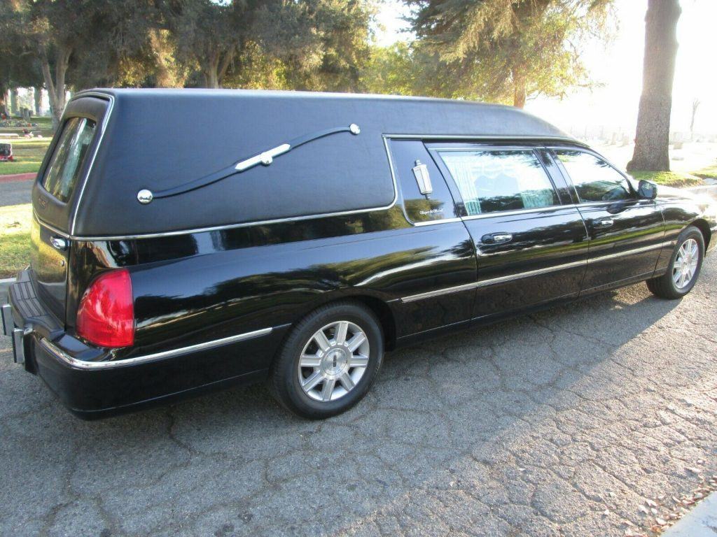 2007 Lincoln Town Car S&S Hearse [fully serviced in every way]