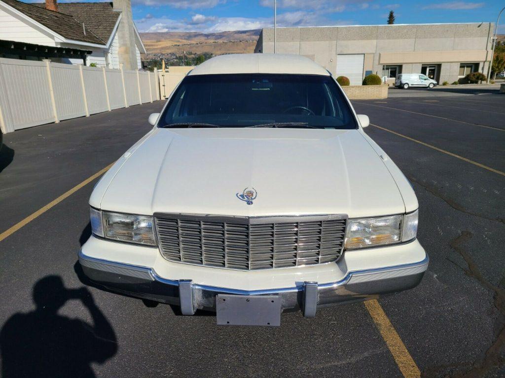 1994 Cadillac Fleetwood Superior Statesman hearse [everything works]