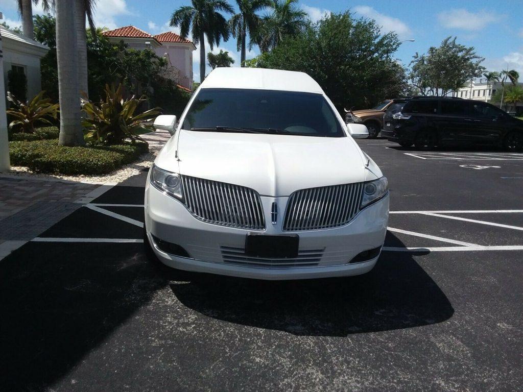 2013 Lincoln Hearse [serviced with no issues]