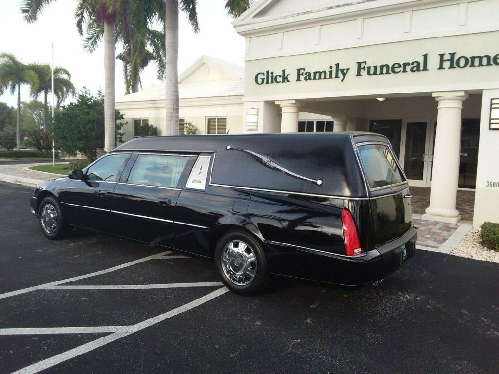 2006 Cadillac Superior hearse [excellent shape]