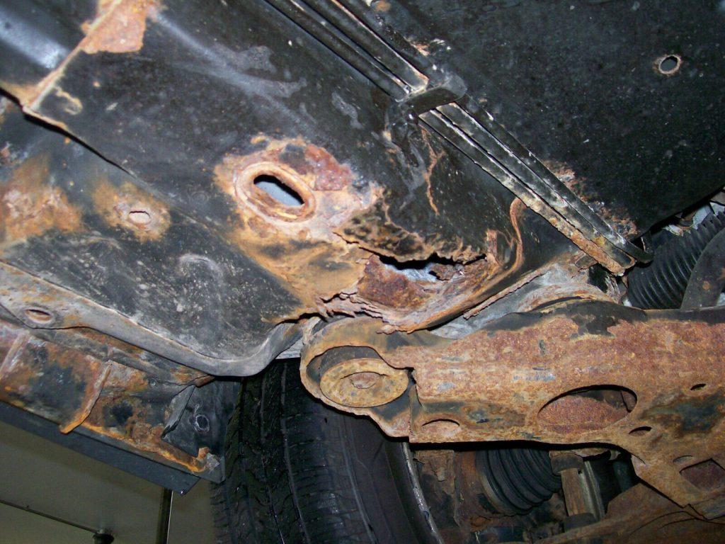 2003 Cadillac Hearse [rusty frame]