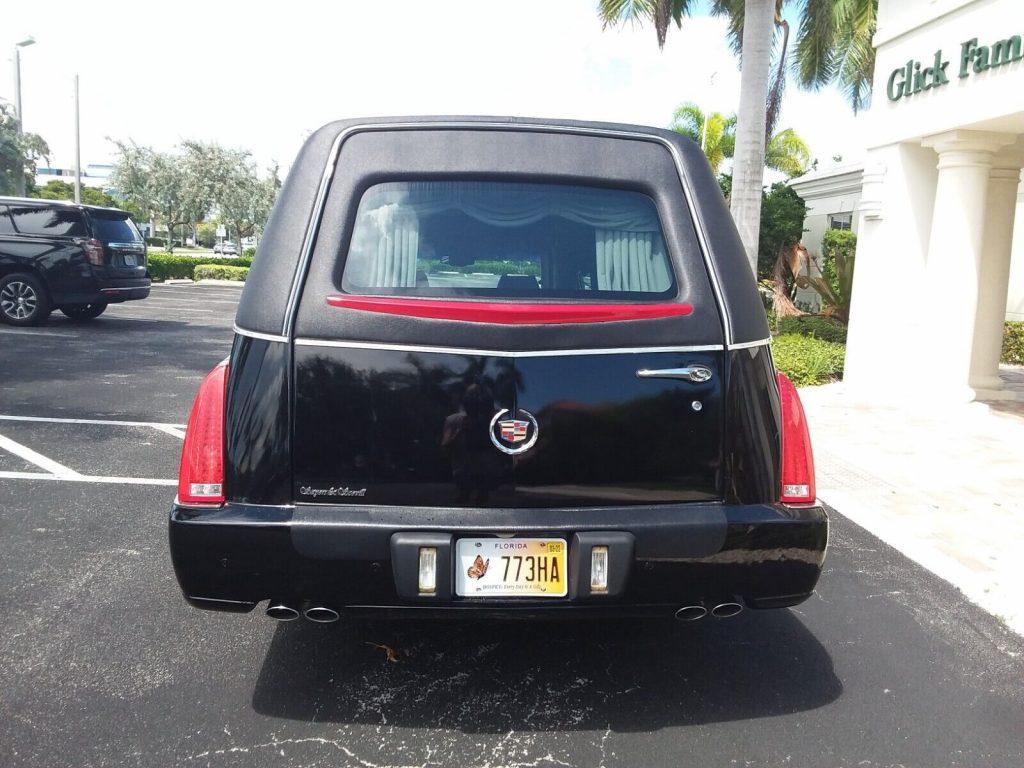 2011 Cadillac Masterpiece Hearse **like New** low 30,000 Miles ** one owner