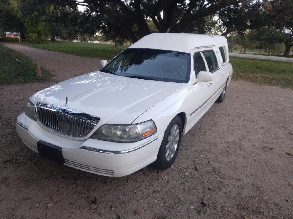 2003 Lincoln Town Car Hearse [freshly serviced]
