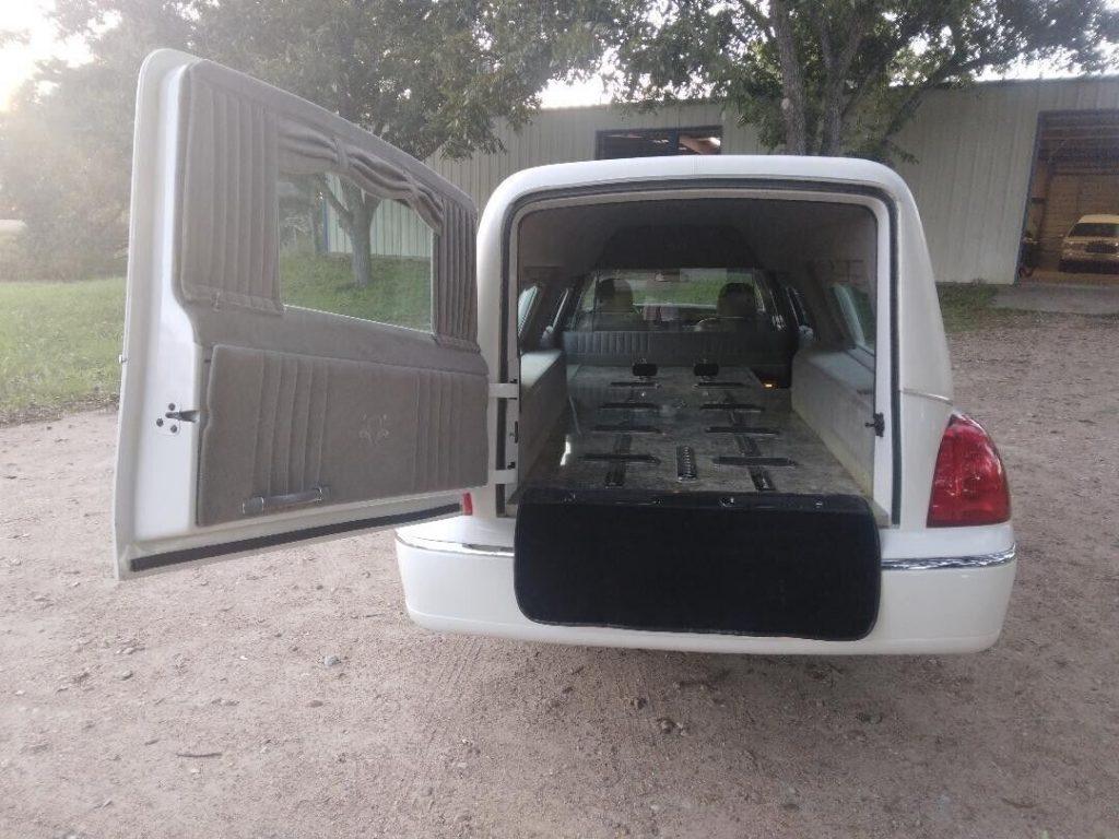 2003 Lincoln Town Car Hearse [freshly serviced]