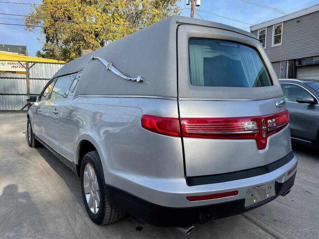 2013 Lincoln MKT Hearse [great shape]