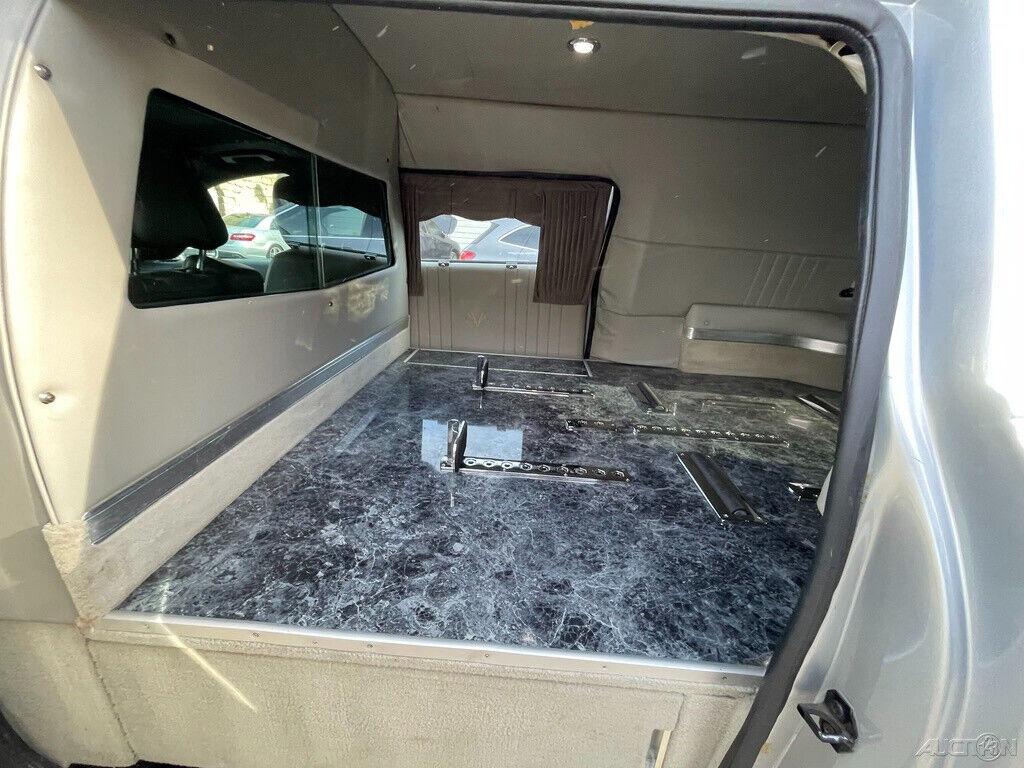 2013 Lincoln MKT Hearse [great shape]