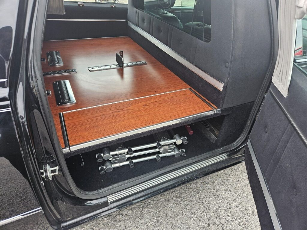 2007 Cadillac hearse [no issues]