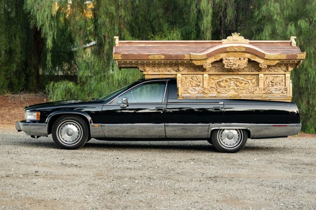 1993 Cadillac Fleetwood Brougham Miyagata hearse [super rare]