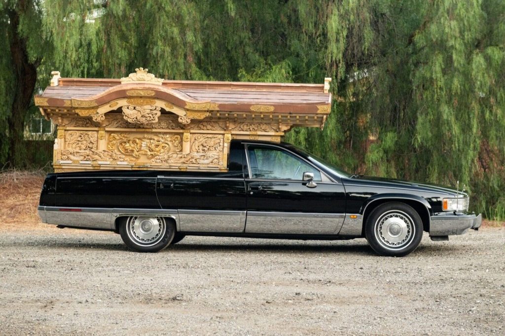 1993 Cadillac Fleetwood Brougham Miyagata hearse [super rare]