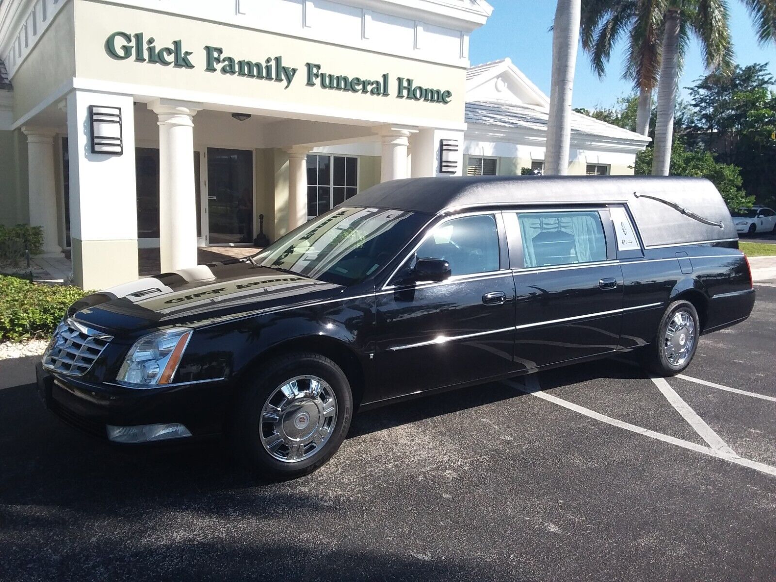 2009 Cadillac Superior Statesman Hearse [excelent shape] for sale