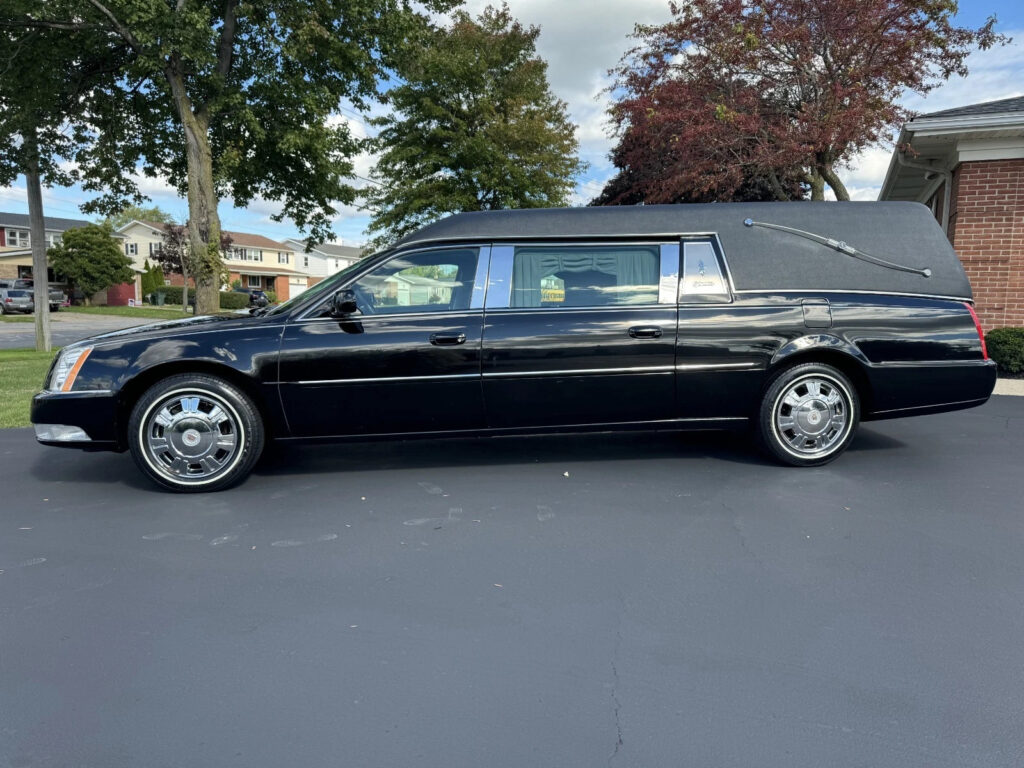 2011 Cadillac DTS Hearse Limo Limousine