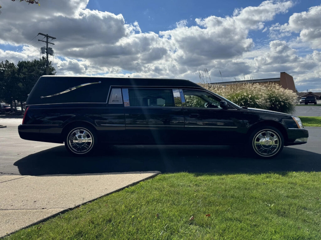 2011 Cadillac DTS Hearse Limo Limousine