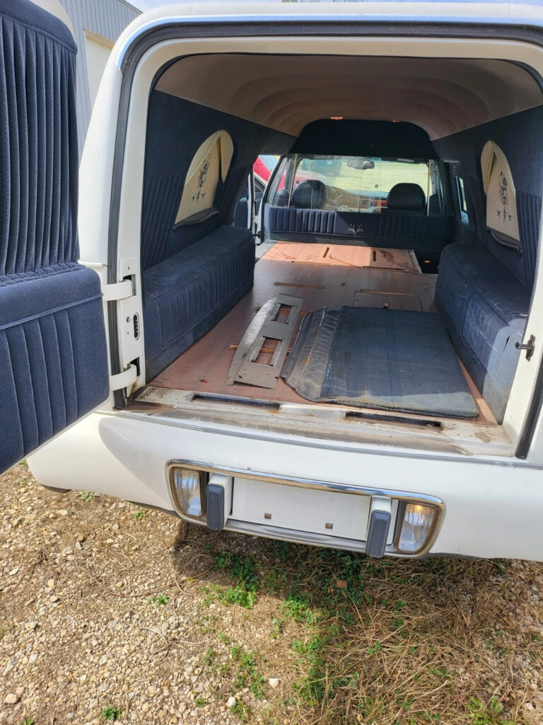 2000 Cadillac Commercial Chassis Hearse