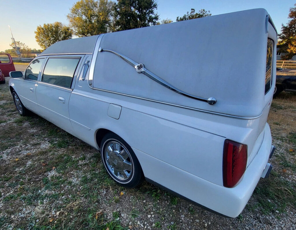 2000 Cadillac Commercial Chassis Hearse