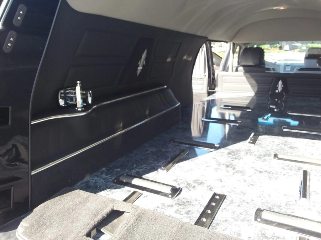 2010 Cadillac Superior Hearse**very Clean**60,ooo Miles**one Corporate Owner