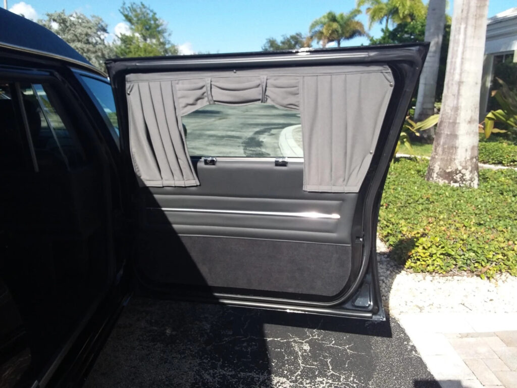 2010 Cadillac Superior Hearse**very Clean**60,ooo Miles**one Corporate Owner