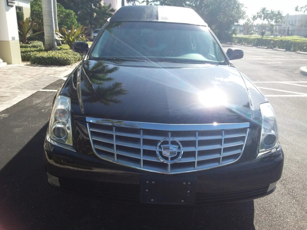 2010 Cadillac Superior Hearse**very Clean**60,ooo Miles**one Corporate Owner