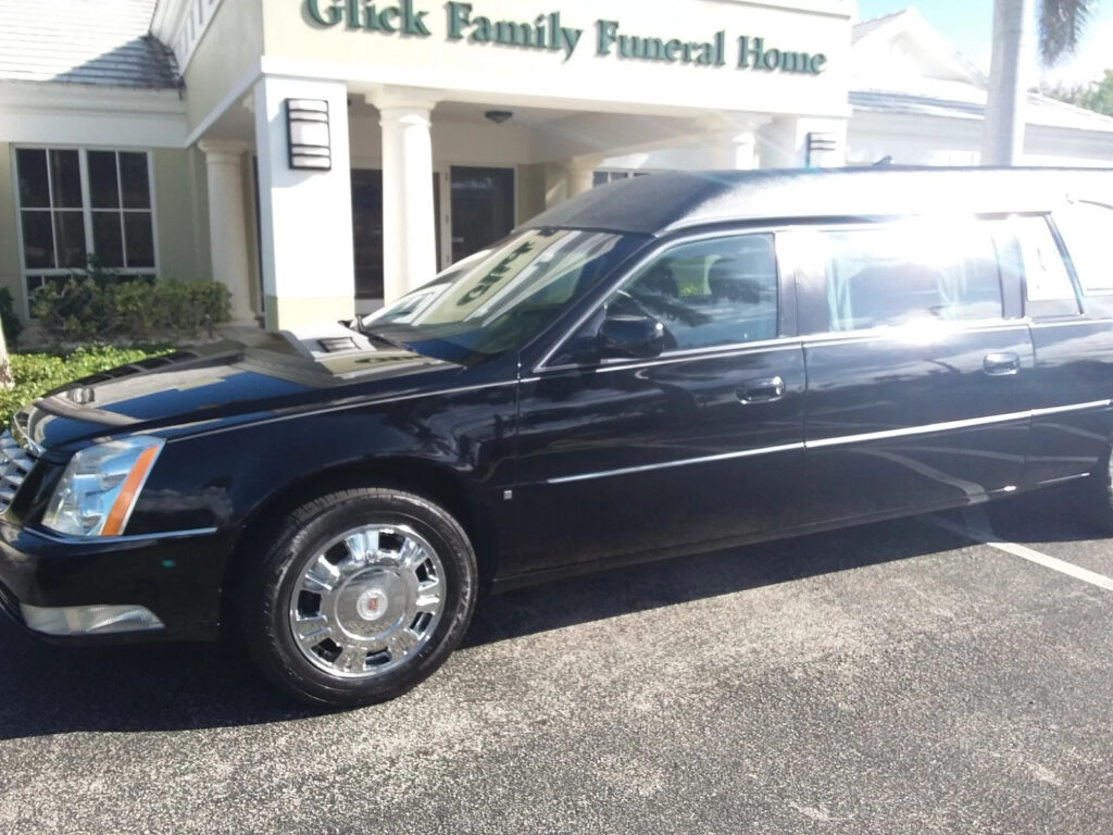 2010 Cadillac Superior Hearse**very Clean**60,ooo Miles**one Corporate Owner