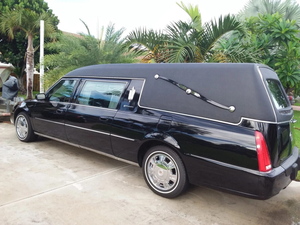 2011 Cadillac Masterpiece Hearse**mint Condition**low Miles**one Owner