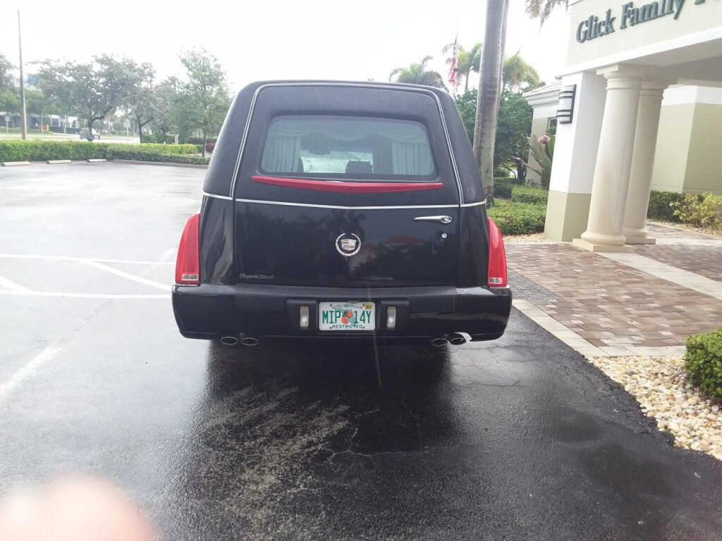 2011 Cadillac Masterpiece Hearse**mint Condition**low Miles**one Owner