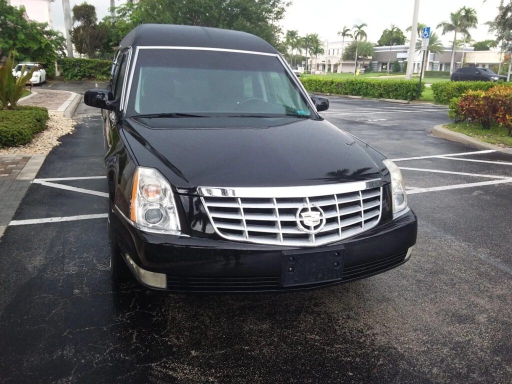2011 Cadillac Masterpiece Hearse**mint Condition**low Miles**one Owner
