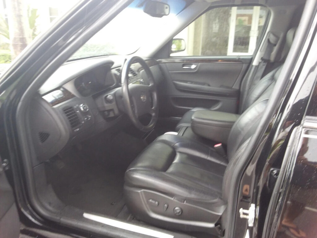 2011 Cadillac Masterpiece Hearse**mint Condition**low Miles**one Owner