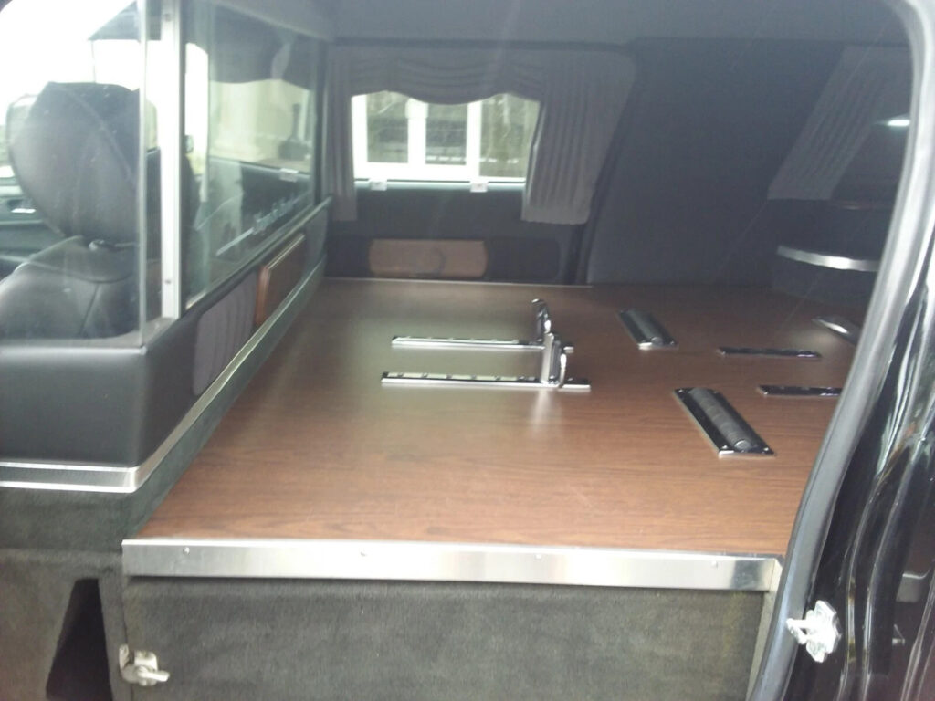 2011 Cadillac Masterpiece Hearse**mint Condition**low Miles**one Owner