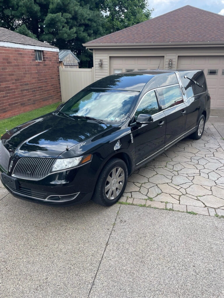 2013 Lincoln MKT Hearse