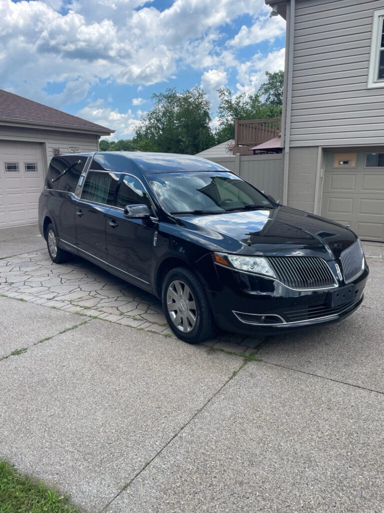 2013 Lincoln MKT Hearse