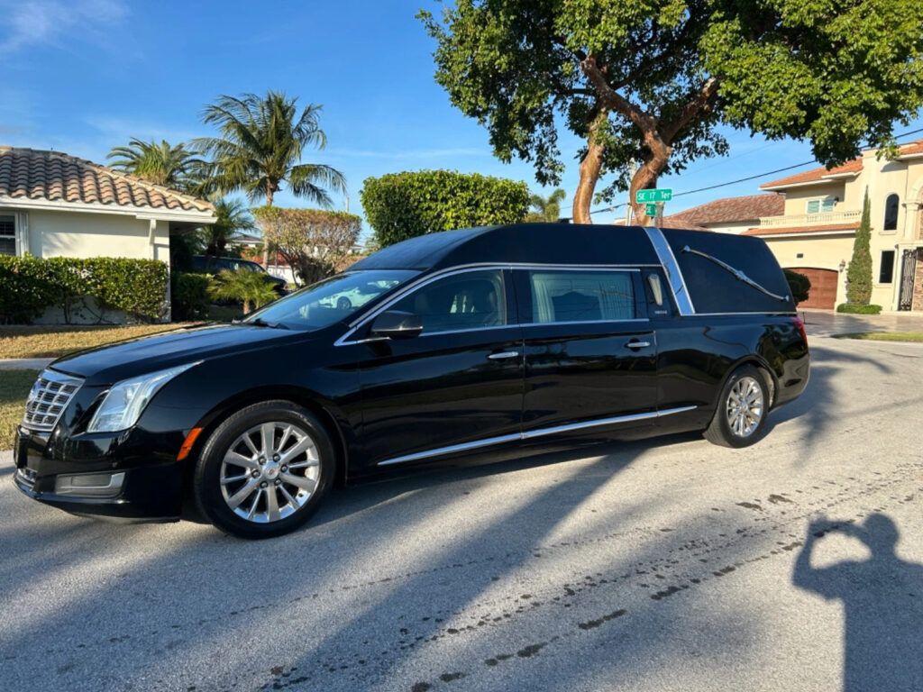 2014 Cadillac XTS Hearse Heritage by Federal